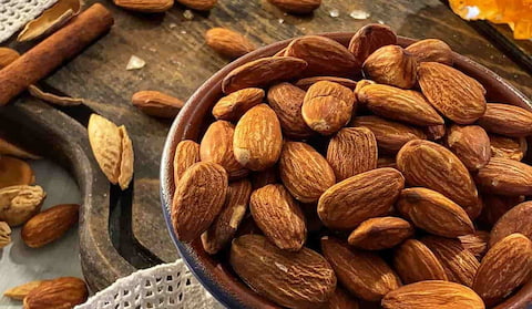 تصویر 5 از قیمت مغز بادام شاهرودی + خرید باور نکردنی